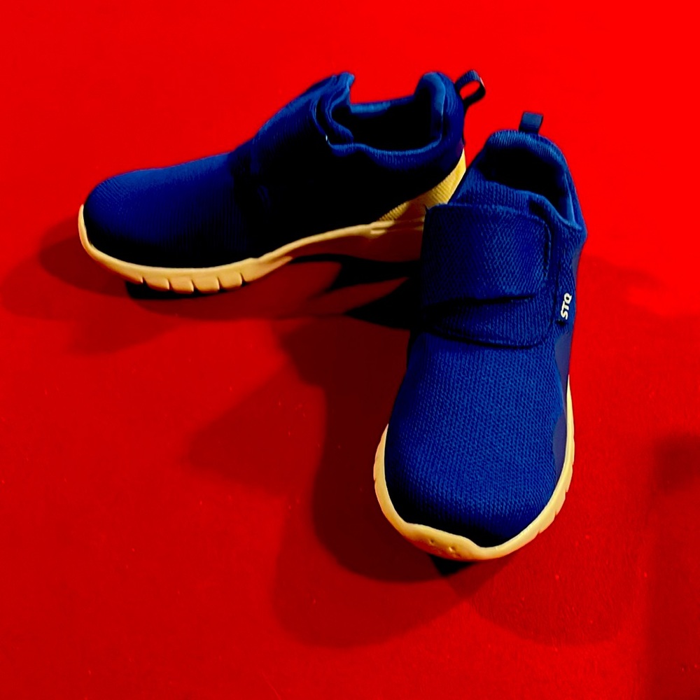 Blue sneakers for boy.